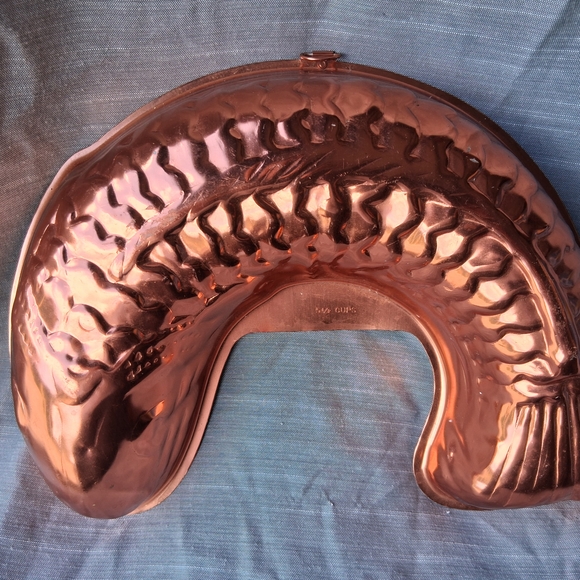Copper Fish-Shaped Mold 5 1/2 Cup - Picture 1 of 1